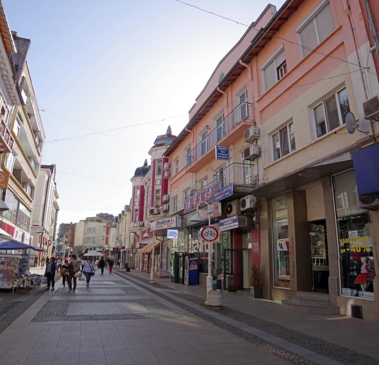 Стаи За Гости "Централ" Фамилни Стаи & Апартаменти Gabrowo Exterior foto